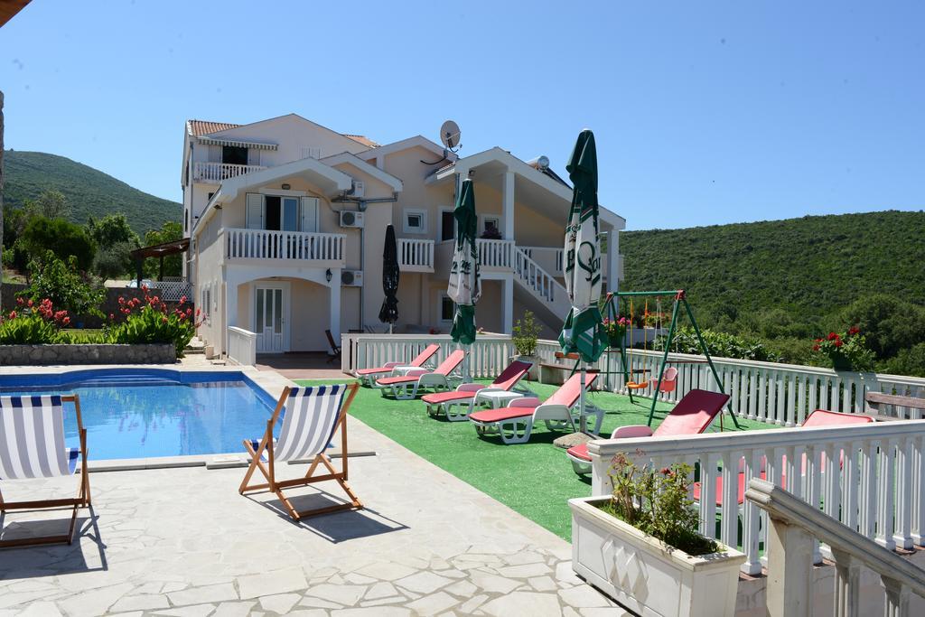 Apartments Vila Lazarevic Tivat Exterior photo
