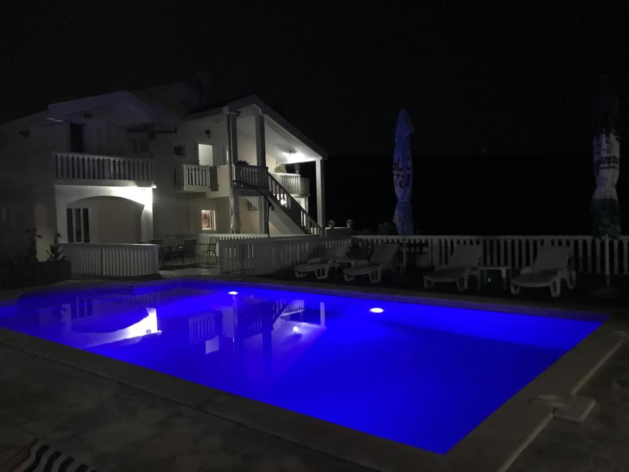 Apartments Vila Lazarevic Tivat Exterior photo