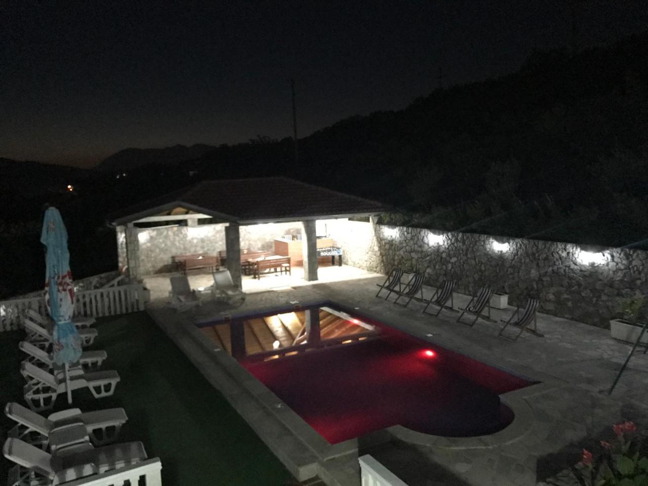 Apartments Vila Lazarevic Tivat Exterior photo