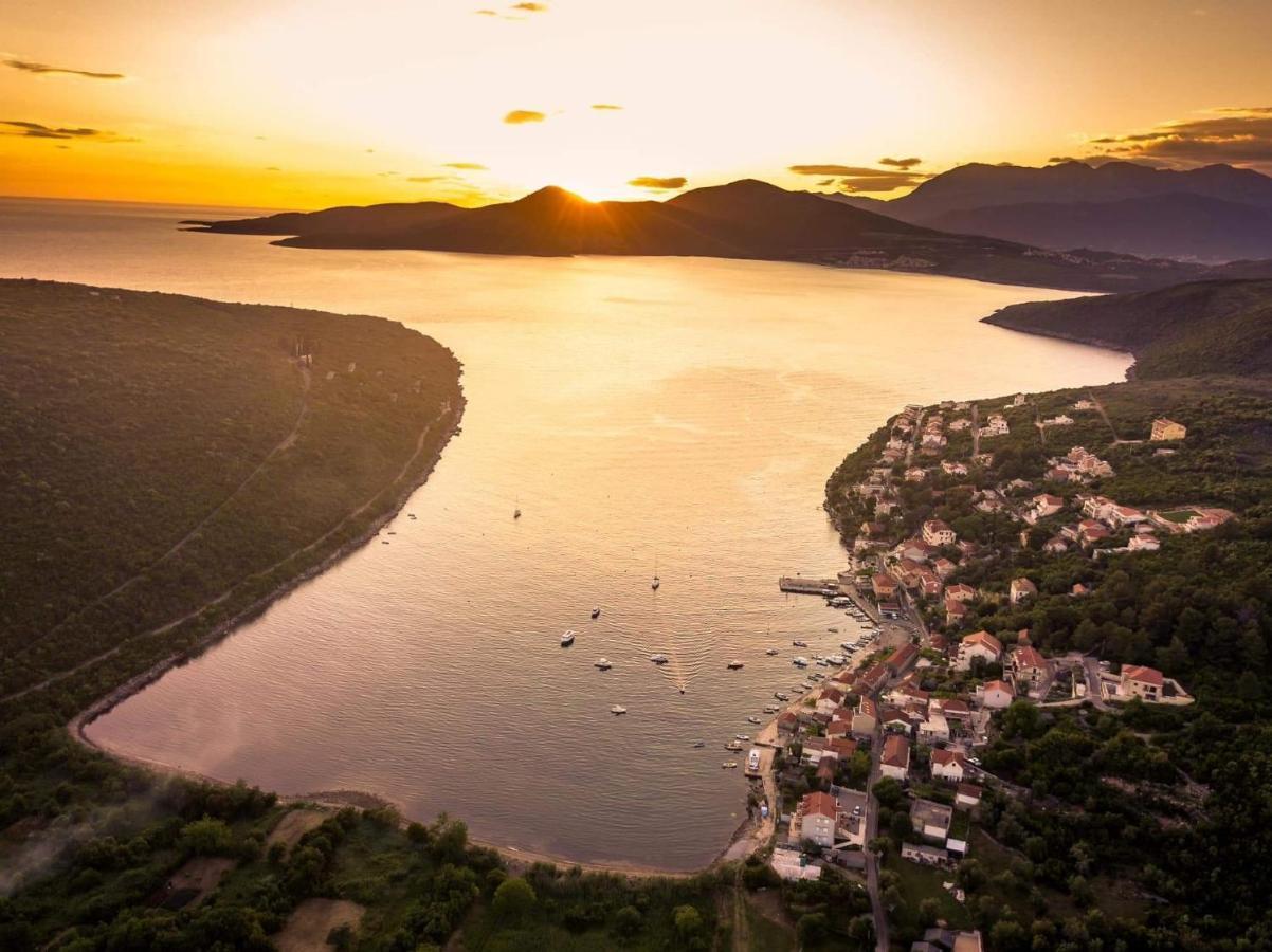 Apartments Vila Lazarevic Tivat Exterior photo